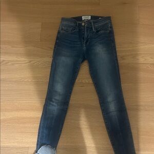 Frame Denim Skinny Jeans in Dark Blue Wash